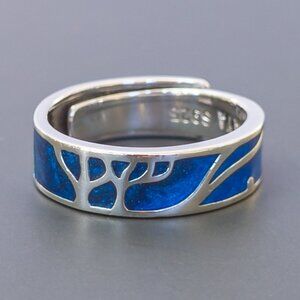 Elegant Blue and Silver Women's Ring